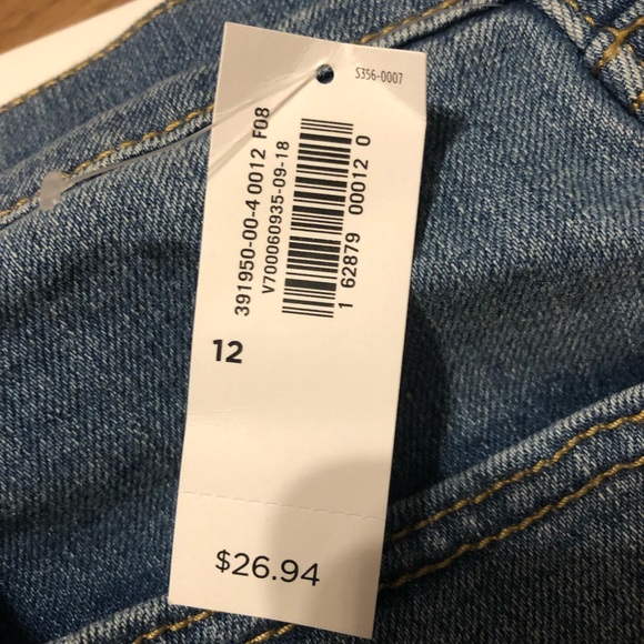 BNWT Old Navy Denim shorts - Picture 3 of 4